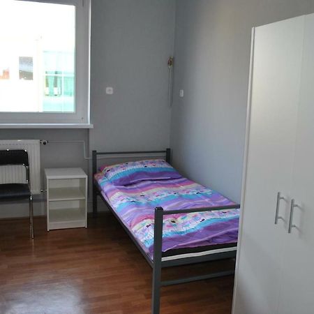 Hostel Pod Topolami Zielona Góra Dış mekan fotoğraf