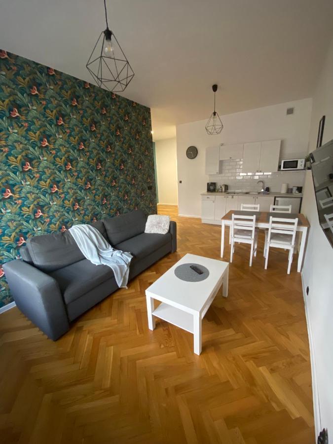 Hostel Pod Topolami Zielona Góra Dış mekan fotoğraf