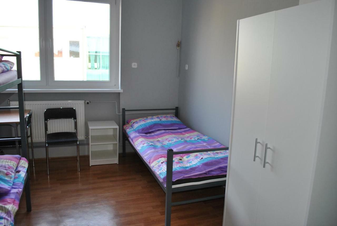 Hostel Pod Topolami Zielona Góra Dış mekan fotoğraf