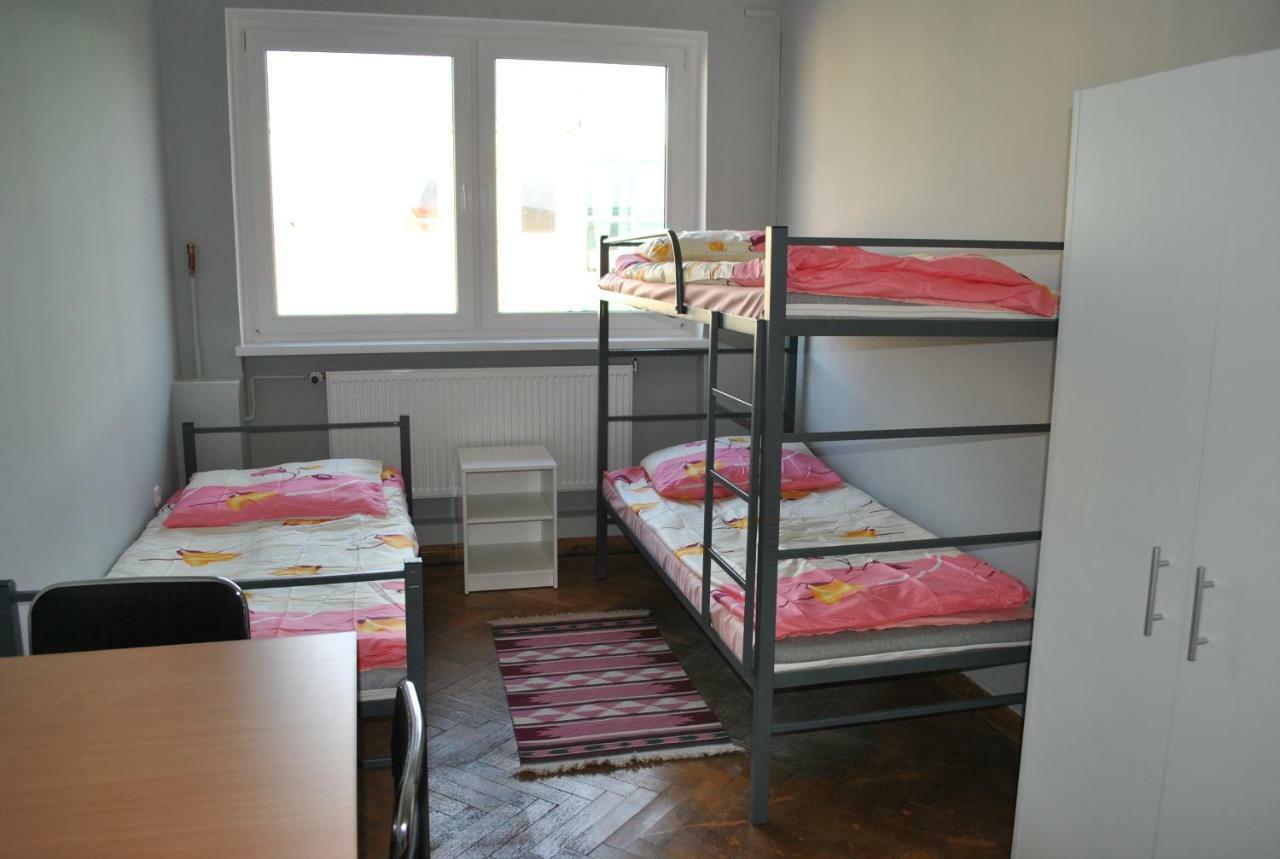Hostel Pod Topolami Zielona Góra Dış mekan fotoğraf