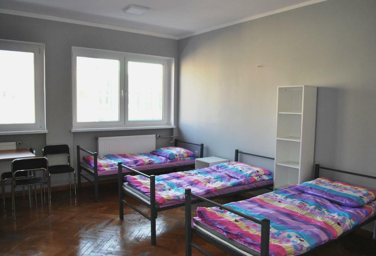 Hostel Pod Topolami Zielona Góra Dış mekan fotoğraf