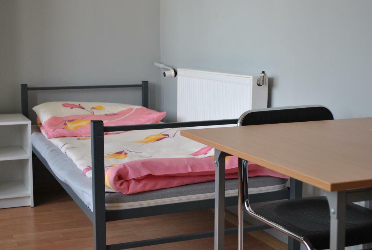 Hostel Pod Topolami Zielona Góra Dış mekan fotoğraf