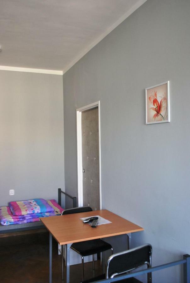 Hostel Pod Topolami Zielona Góra Dış mekan fotoğraf