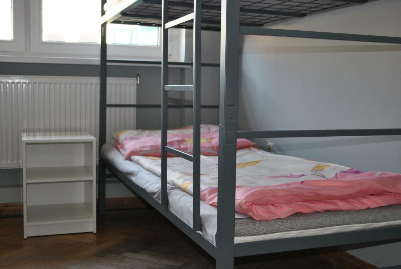 Hostel Pod Topolami Zielona Góra Dış mekan fotoğraf