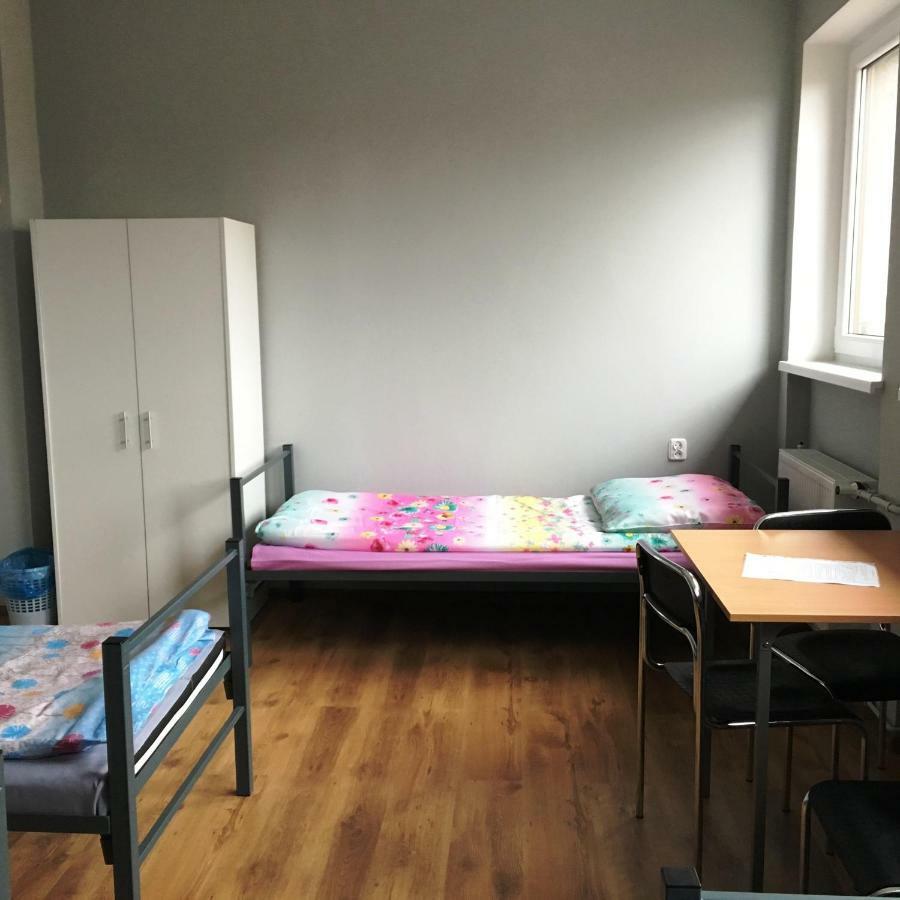 Hostel Pod Topolami Zielona Góra Dış mekan fotoğraf
