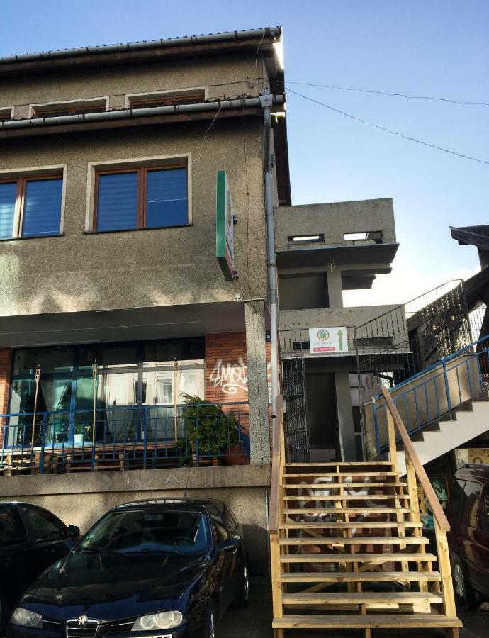 Hostel Pod Topolami Zielona Góra Dış mekan fotoğraf